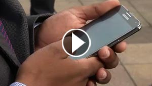 اليد التي تحمل بها هاتفك الخليوي قد تؤثر على قوة الإشارة