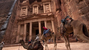 البتراء الاردنية.. ارث سياحي عالمي نادر يعاني من تراجع اهتمام الزائر