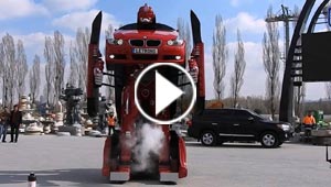 سيارة BMW تتحول إلى روبوت 