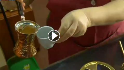 القهوة مفيدة ام مضرّة؟ احترنا لكثرة تضارب الاقوال حولها، فاين الحقيقة؟ بالفيديو.. 
