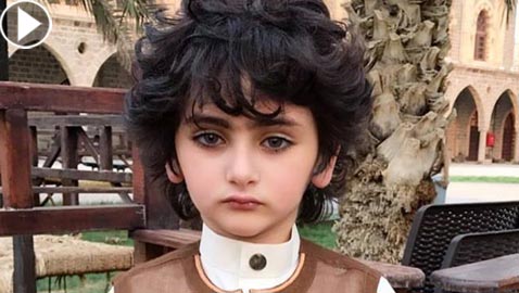 صور وفيديو طفل سعودي يثير ضجة بمواقع التواصل لوسامته وعصبيته