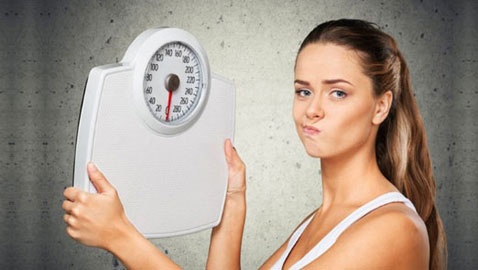 هل تعلم ان ارتداء الأحذية يزيد من وزنك؟.. وبهذه الحيلة تمنع ذلك!