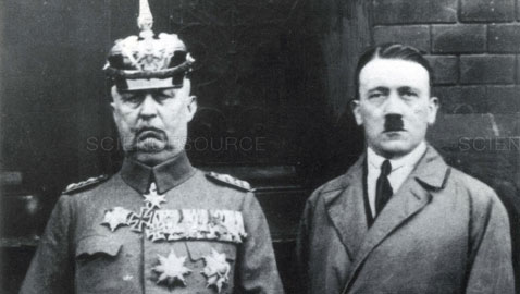قائد عسكري استغله هتلر ضد اليهود وغيّر خريطة العالم