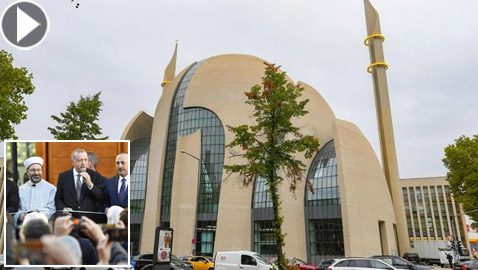 فيديو وصور: أردوغان يفتتح أكبر مسجد في أوروبا بألمانيا