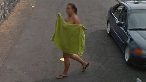 خرائط غوغل تضبط امرأة بدون ملابس تتمشى في شوارع المكسيك!