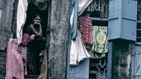 بائعة هوى هندية تناضل وتجبر القضاة على النظر إلى نساء الشوارع!