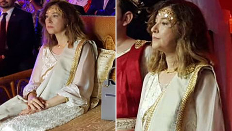ثوب إغريقي الطراز لسفيرة تركية يفجر الغضب والخارجية تستدعيها للتحقيق