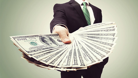 أغنى أثرياء العالم يكسبون في ساعة أكثر مما تكسب في شهر!