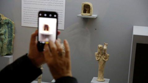 الاحتلال يسرق آثارا من فلسطين ويعرضها بمتحف في القدس 