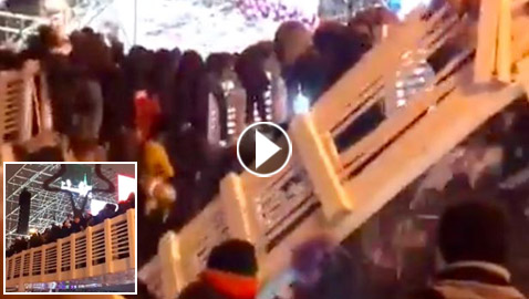 فيديو صادم.. انهيار جسر في موسكو بعد ثوان من استقبال العام الجديد!