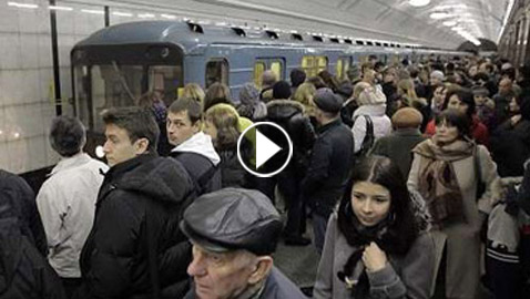 بالفيديو.. أكثر من 9 مليون شخص يوميا في مترو الأنفاق في موسكو!