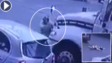 فيديو صادم.. مقطورة تدهس عجوز بطريقة مروعة