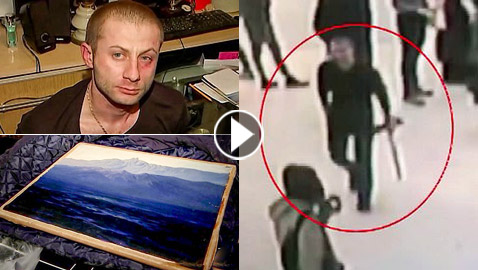 رجل يسرق لوحة بوضح النهار وبوجود الأمن من متحف روسي! فيديو