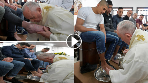 البابا فرنسيس يغسل ويقبل أقدام 12 سجينا في طقس خميس العهد! فيديو
