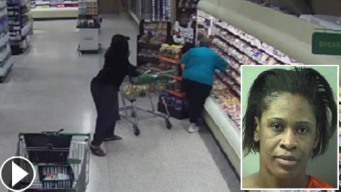 لصة تسرق محفظة نقود من متسوقة داخل متجر في أقل من ثوان! فيديو