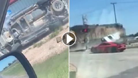 فيديو صادم: قطار يسحق سيارة شرطة تجاوزت الإشارة الحمراء