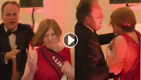 فيديو صادم: وزير يتصرف بشكل غير لائق مع ناشطة بحفلة أنيقة