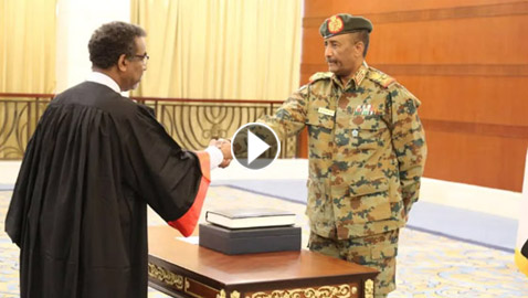 البرهان يؤدي اليمين رئيسا للمجلس السيادي السوداني