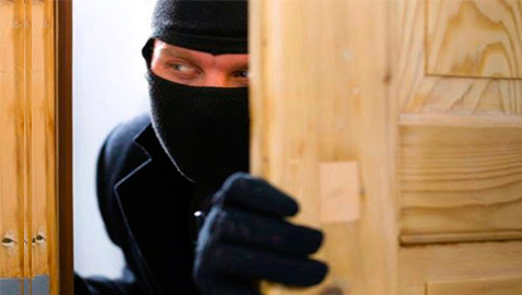 لصوص ألقي القبض عليهم بسهولة لغبائهم الشديد!