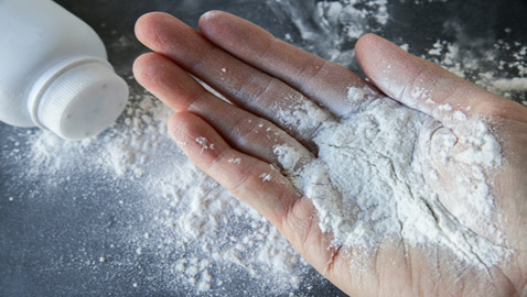 لن يتمناها أحد.. ربحت 40 مليونا من بودرة أطفال