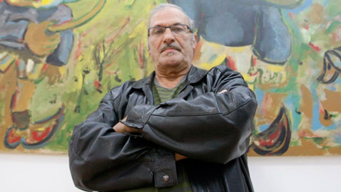 كلاب رسام شهير تهاجمه وتنهش فيه وتأكل من جثته في الأرياف!