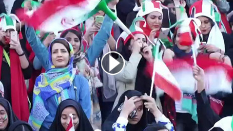 نساء إيران بالآلاف في ملعب لكرة القدم لأول مرة منذ 40 عاما