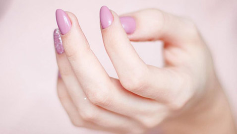 7 أنواع من الطعام تحافظ على جمال وصحة الأظافر