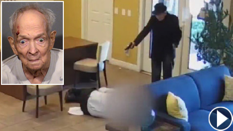 فيديو صادم.. مسن (93 عاما) يطلق النار على رجل مرتين، والسبب؟!