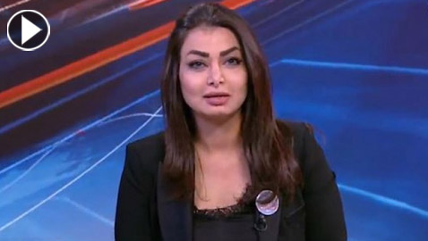 شاهدوا.. إعلامية عراقية تعلن نبأ وفاة شقيقها مباشرة على الهواء
