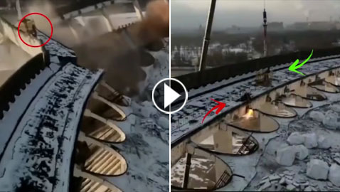 فيديو يحبس الأنفاس.. انهيار سقف مجمع رياضي في بطرسبورغ أثناء وجود عمال عليه لتفكيكه