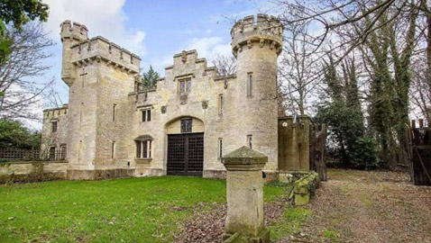لعشاق الهدوء والخصوصية.. قلعة إنكليزية تاريخية للإيجار مقابل 13 جنيهاً إسترلينياً