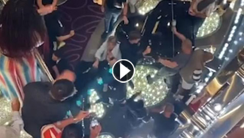 فيديو.. شجار عنيف على متن سفينة فاخرة بسبب 