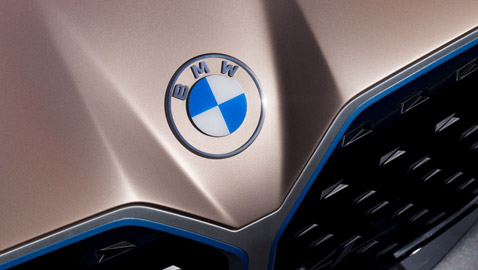 لأول مرة بعد 20 عاما.. بي إم دبليو تغير تصميم شعارها الأيقوني! صور