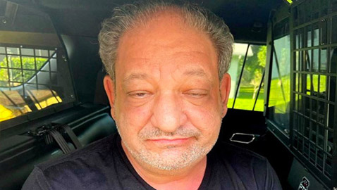 لم يلتزموا بارتداء كمامات واقية من كورونا.. فهددهم بإطلاق النار!
