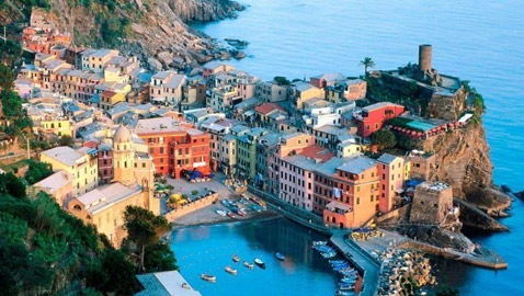 جزيرة إيطالية تتحمل تذاكر الطيران والإقامة لجذب السياح