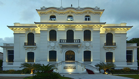 زيارة الى أقدم متحف في العالم عربي