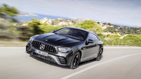شاهد الفخامة... مرسيدس تكشف عن E-Class كوبيه وكابريوليه الجديدتين بجميع الفئات