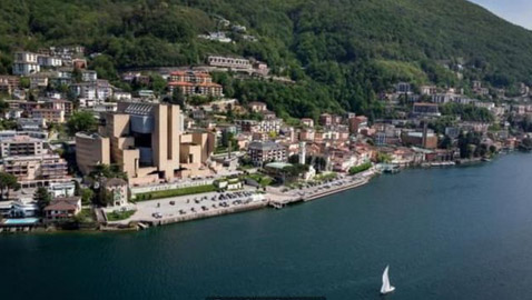 تعرف على البلدة الإيطالية المحاطة بأراض سويسرية من جميع الجهات