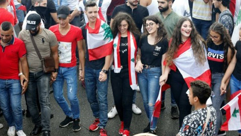 الطبقة الوسطى الأكثر بهجة بالمنطقة العربية والتي رقصت في ذروة الحرب توقفت اليوم عن الاحتفال