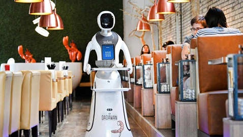 صور لمطعم هولندي يتخطى أزمة كورونا.. بـ