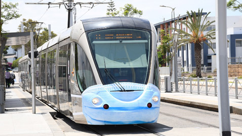 بالصور.. الترام في المغرب يرتدي الكمامة