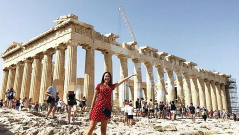 اليونان تودع إغلاقات كورونا وتستعد لعودة السياح