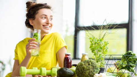 هذه الأطعمة تخلصك من السموم المتراكمة داخل الجسم