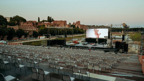 كورونا يحوّل أشهر ساحة قتال في التاريخ إلى دار أوبرا!