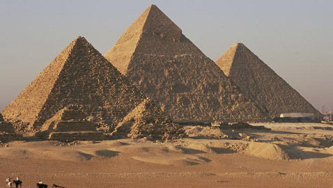 آثار تعاني ويلات الصراعات وفضول السائحين