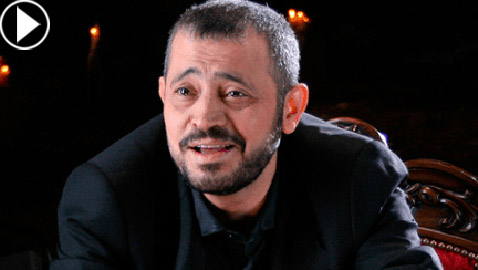 فيديو جورج وسوف يعلق على شائعة وفاته بسخرية: (آلو.. المرحوم معاكم!)