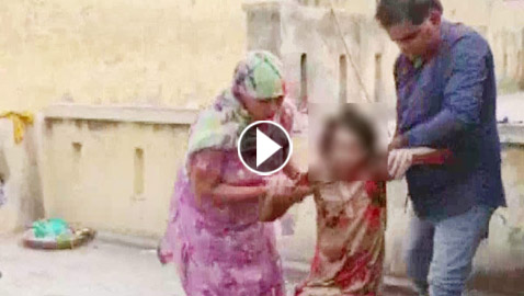 شاهد امرأة يخرجونها من حمام حبسها زوجها فيه 18 شهراً