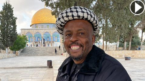 قصة الجنوب إفريقي تكالا الذي وصل القدس مشيا برحلة استغرقت عامين!