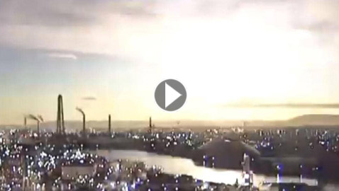بالفيديو.. مشهد مخيف في السماء 