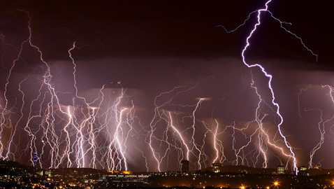 إليكم الفرق بين الرعد والبرق.. من منهما أكثر خطورة وتدميرا؟